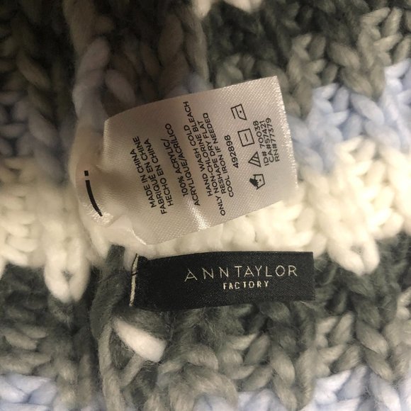 Ann Taylor Scarf Loop Scarf - Picture 4 of 4